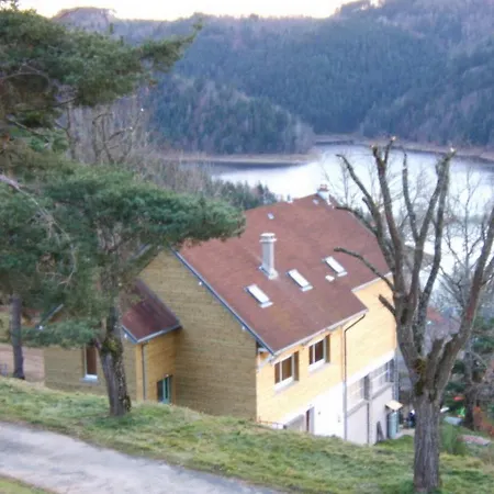 Le Grand Val فندق مبيت وإفطار Lavastrie