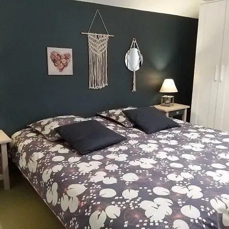 Le Grand Val فندق مبيت وإفطار Lavastrie