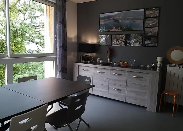 Le Grand Val Bed & Breakfast 3*